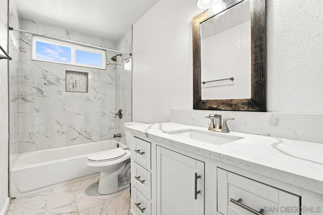15773 Oak Valley Road Ramona, CA 92065 - Photo 7 of 42 Hall bathroom