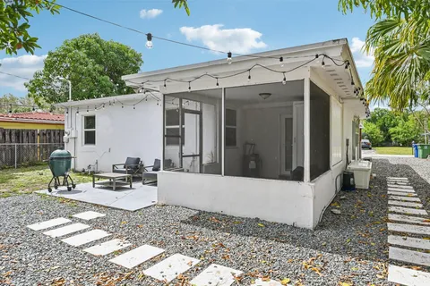 $489,000 | 2640 Southwest 13th Avenue, Fort Lauderdale, FL 33315