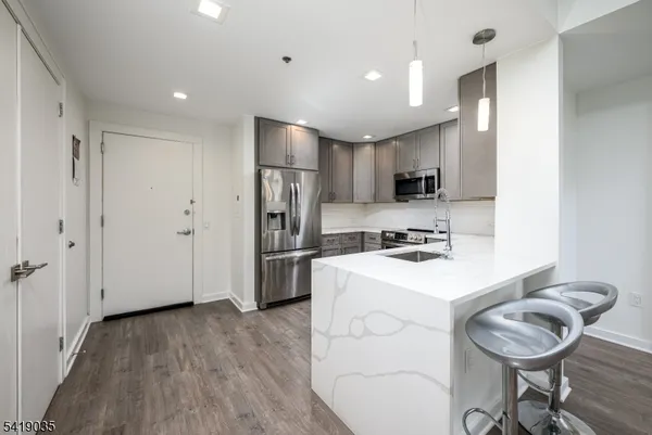 $480,000 | 1 Carriage City Plaza, Unit 1214, Rahway, NJ 07065