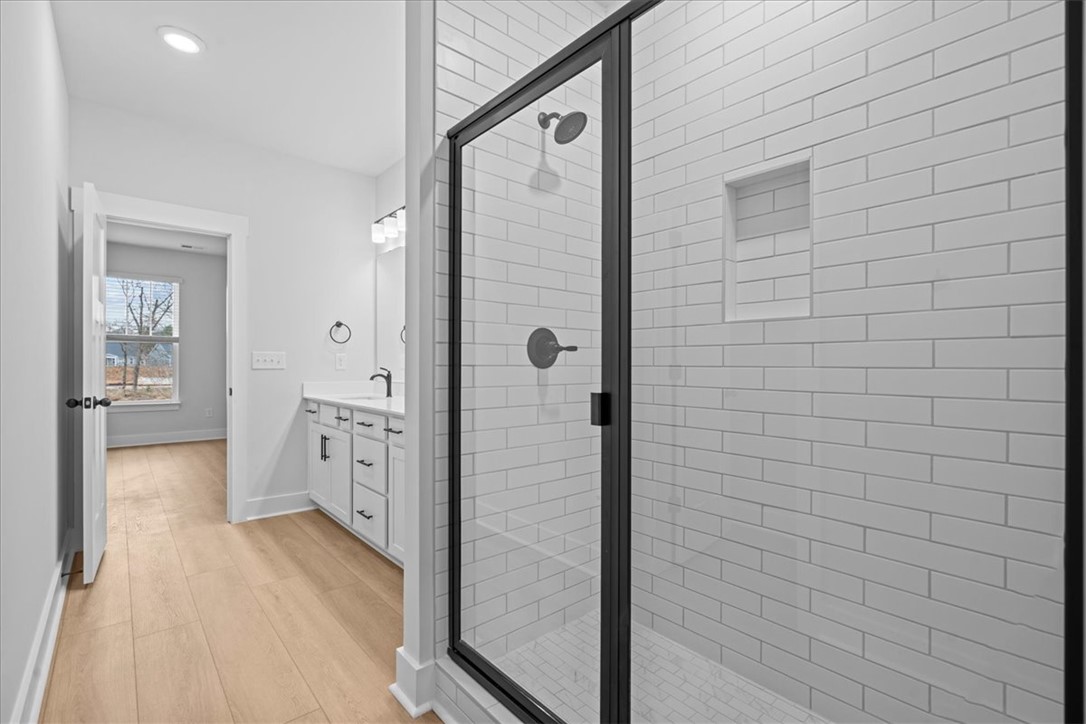 412 Crestcreek Drive Anderson, SC 29621 - Photo 15 of 36 Tiled shower
