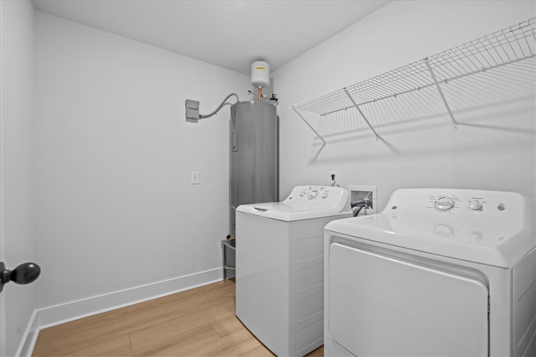 412 Crestcreek Drive Anderson, SC 29621 - Photo 25 of 36 Washer/dryer included