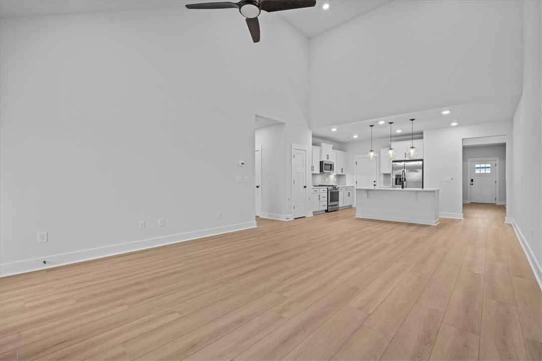 412 Crestcreek Drive Anderson, SC 29621 - Photo 10 of 36 Soaring ceilings