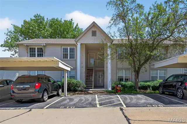 $155,000 | 812 Sugar Valley Court, Unit 5, St. Peters, MO 63376