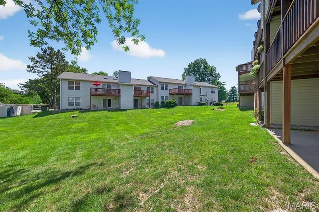 $155,000 | 812 Sugar Valley Court, Unit 5, St. Peters, MO 63376