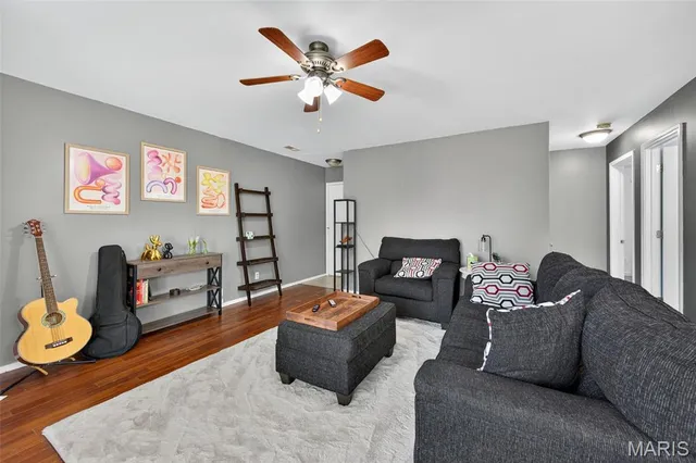 $155,000 | 812 Sugar Valley Court, Unit 5, St. Peters, MO 63376