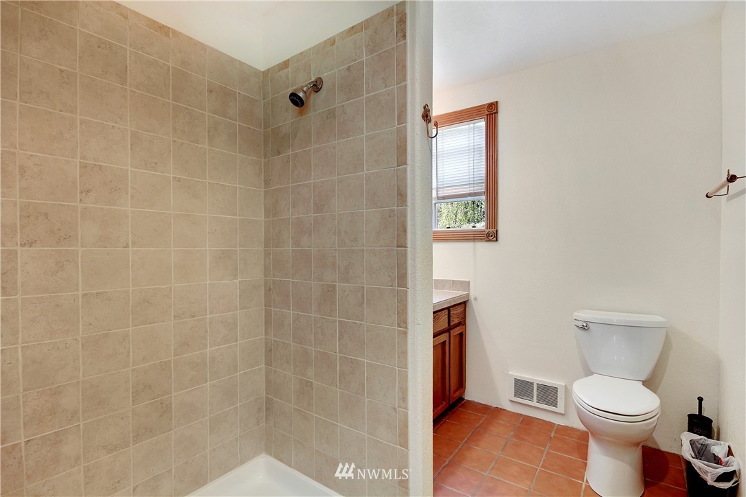 20409 Patterson Road East Orting, WA 98360 - Photo 21 of 25