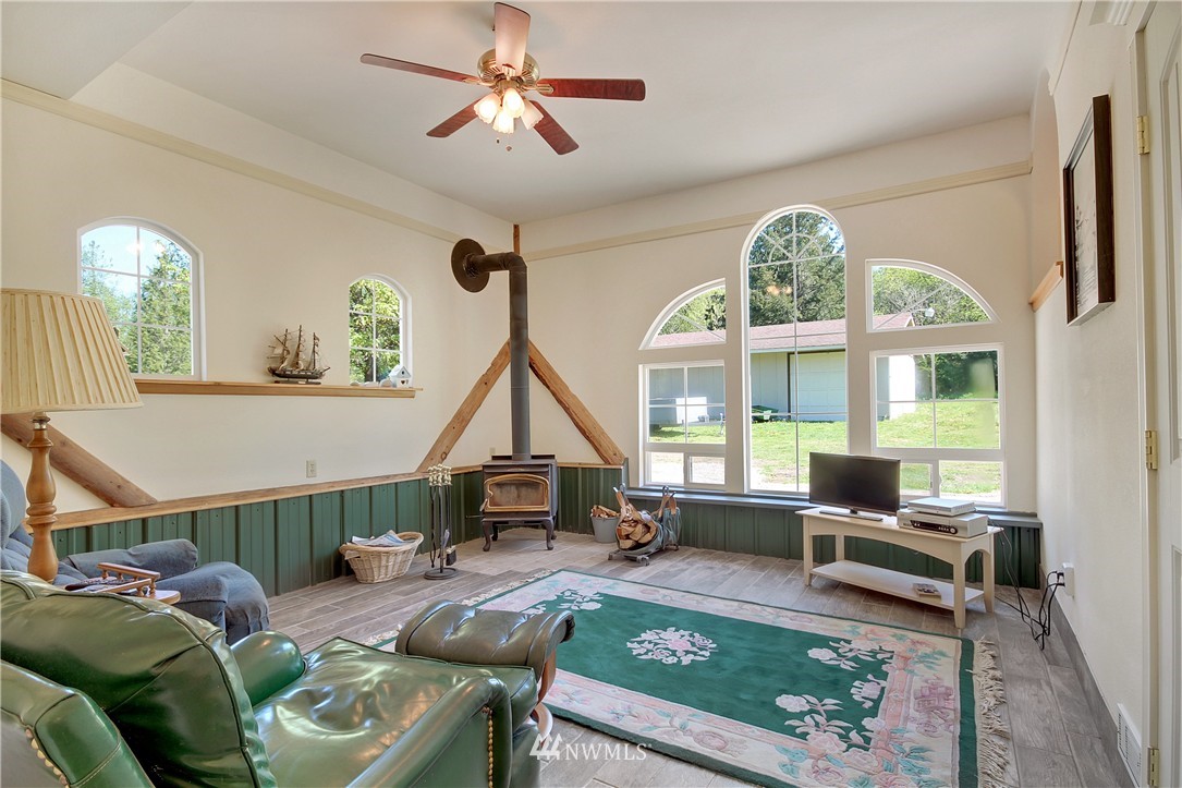 20409 Patterson Road East Orting, WA 98360 - Photo 9 of 25
