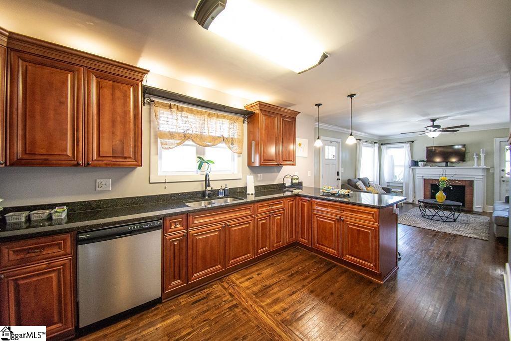 19 Glenn Street Greenville, SC 29607 - Photo 12 of 26 Gallery Image 12