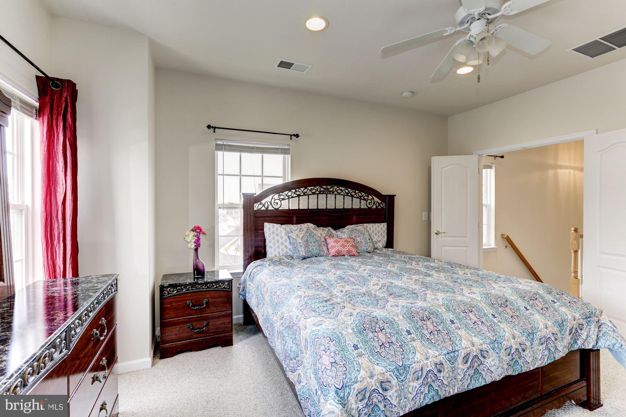 42435 Rockslide Terrace Brambleton, VA 20148 - Photo 29 of 55 Gallery Image 29