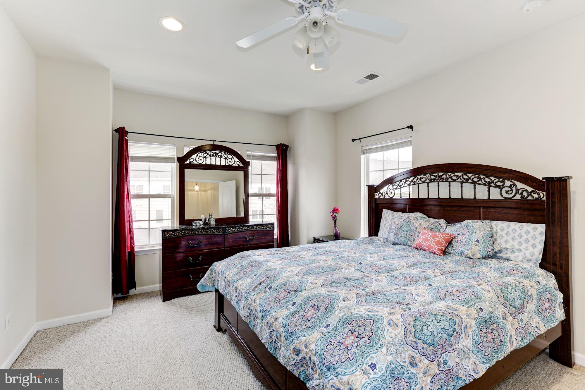 42435 Rockslide Terrace Brambleton, VA 20148 - Photo 30 of 55 Gallery Image 30