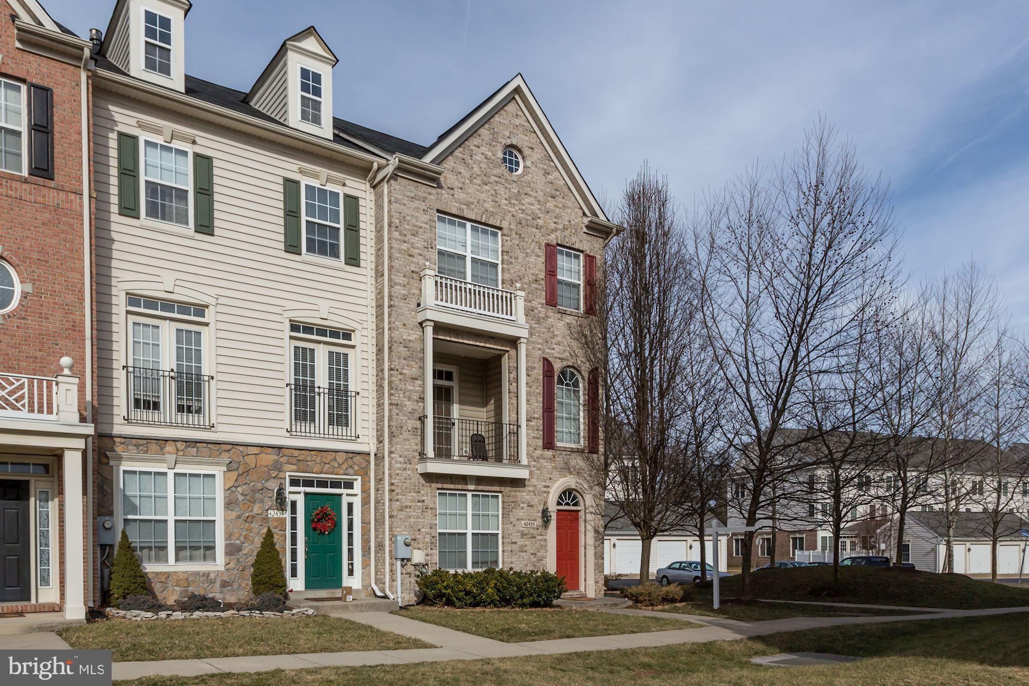 42435 Rockslide Terrace Brambleton, VA 20148 - Photo 4 of 55 Gallery Image 4