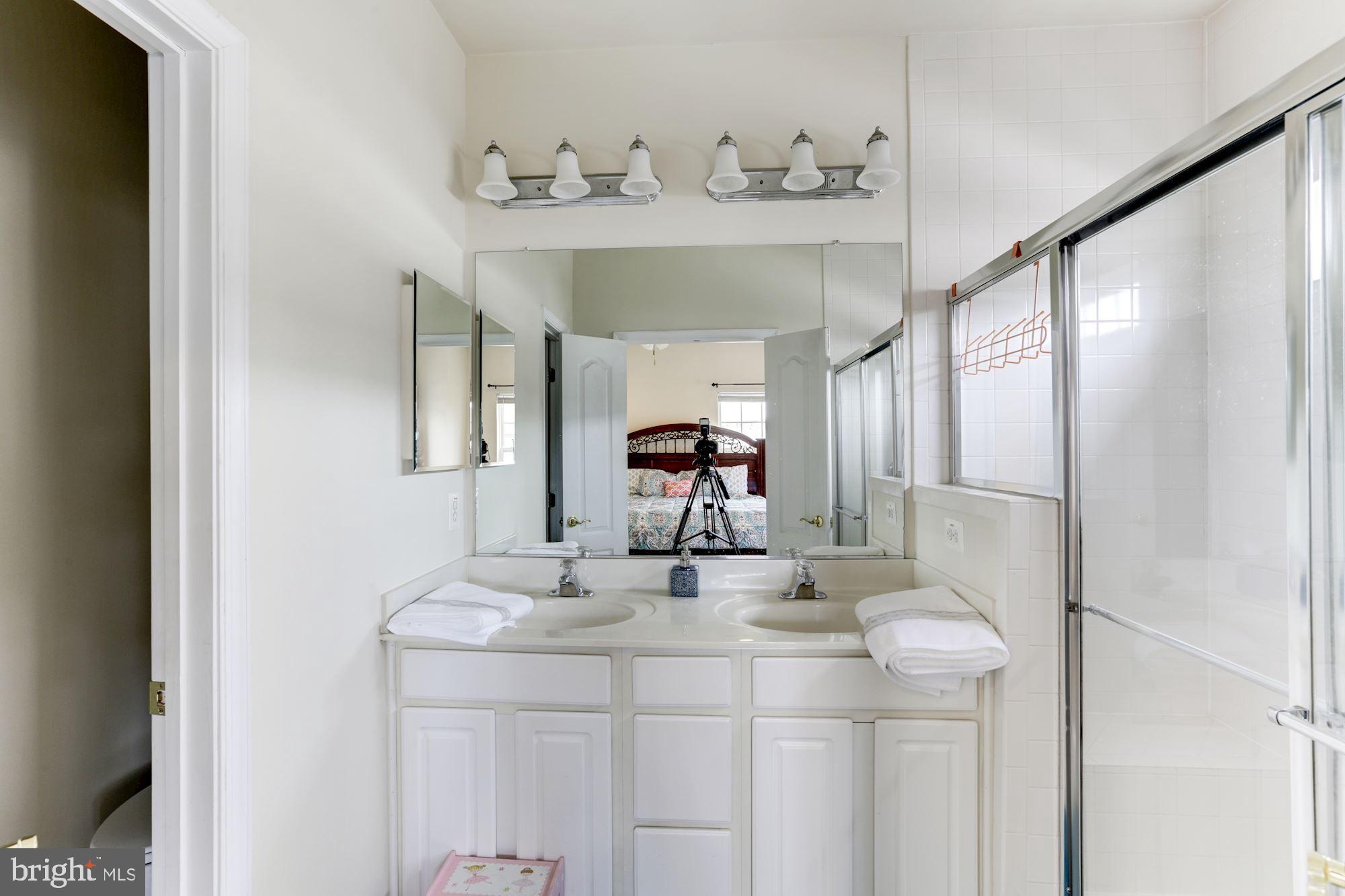 42435 Rockslide Terrace Brambleton, VA 20148 - Photo 31 of 55 Gallery Image 31