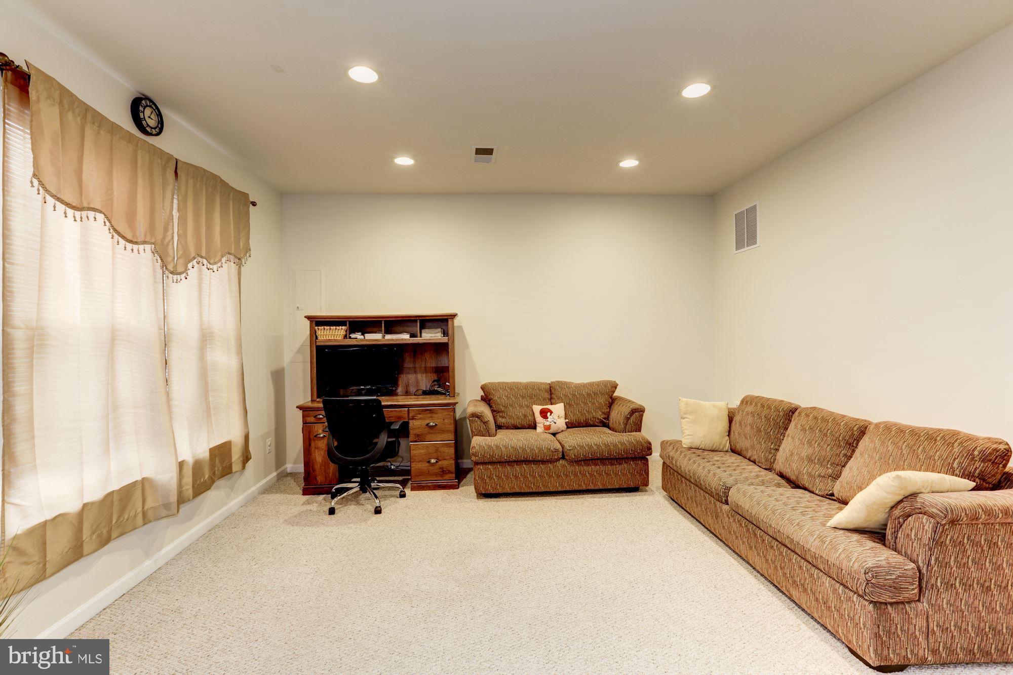 42435 Rockslide Terrace Brambleton, VA 20148 - Photo 8 of 55 Gallery Image 8