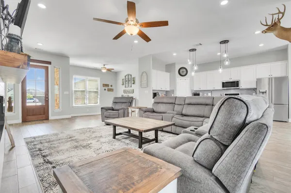 $530,000 | 107 Les Lane, Smithville, TX 78957