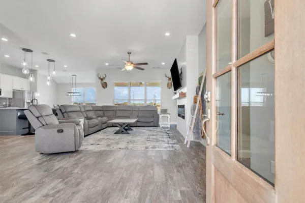 $530,000 | 107 Les Lane, Smithville, TX 78957