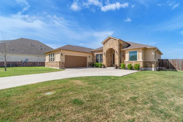 $530,000 | 107 Les Lane, Smithville, TX 78957
