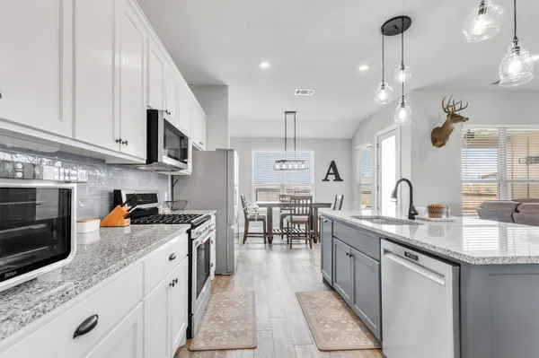 $530,000 | 107 Les Lane, Smithville, TX 78957