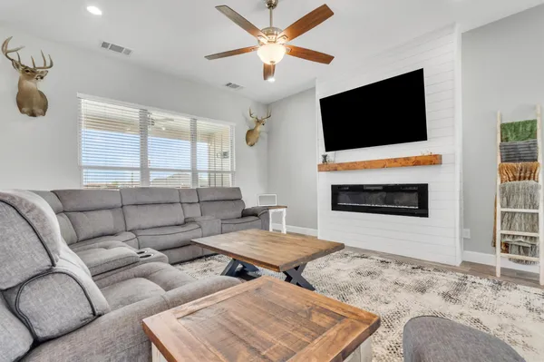 $530,000 | 107 Les Lane, Smithville, TX 78957