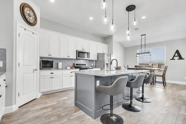 $530,000 | 107 Les Lane, Smithville, TX 78957