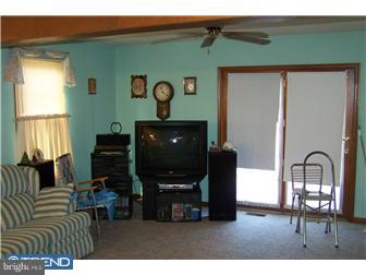 11 Hillendale Road Perkasie, PA 18944 - Photo 7 of 7 Family Room