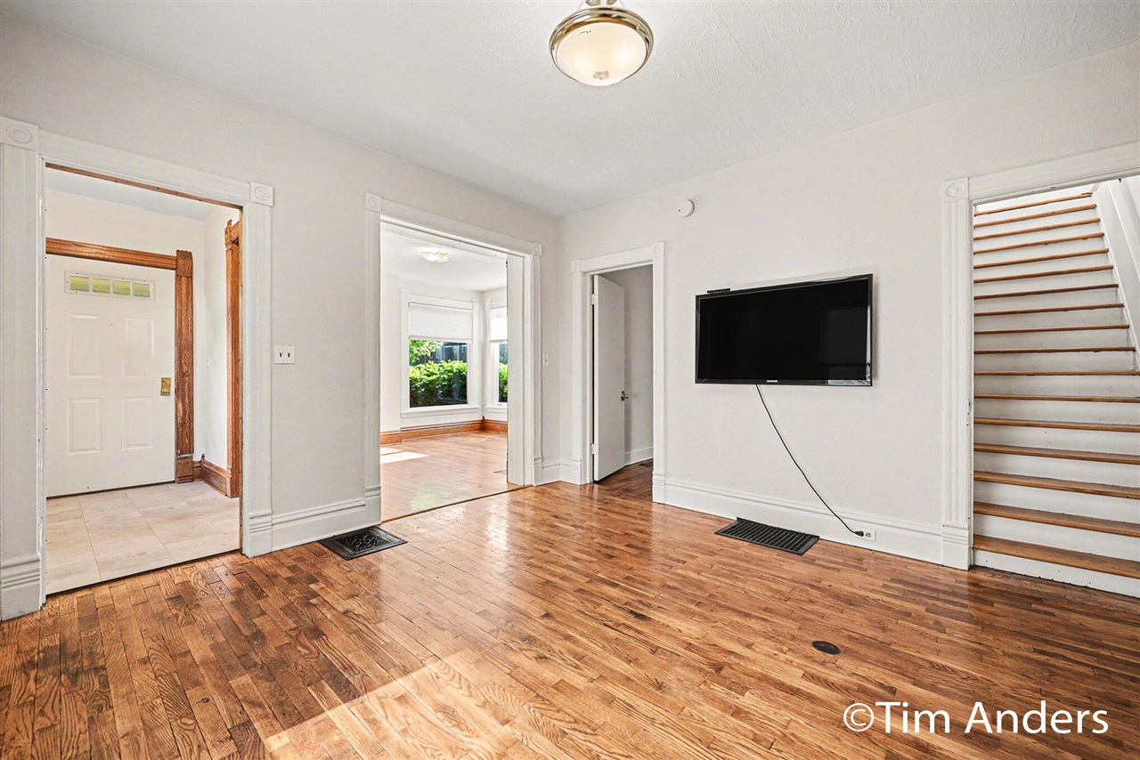 816 Innes Street Northeast Grand Rapids, MI 49503 - Photo 6 of 24