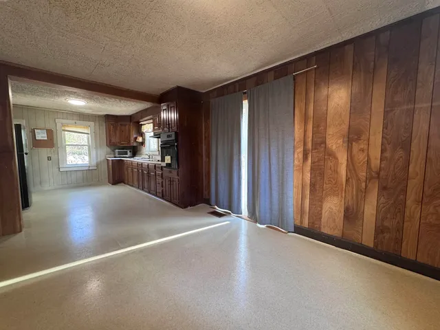 $230,000 | 272 Maple Avenue, Claremont, NH 03743