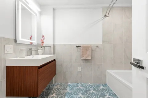 $1,840,000 | 223 Montgomery Street, Unit 1, Jersey City, NJ 07302