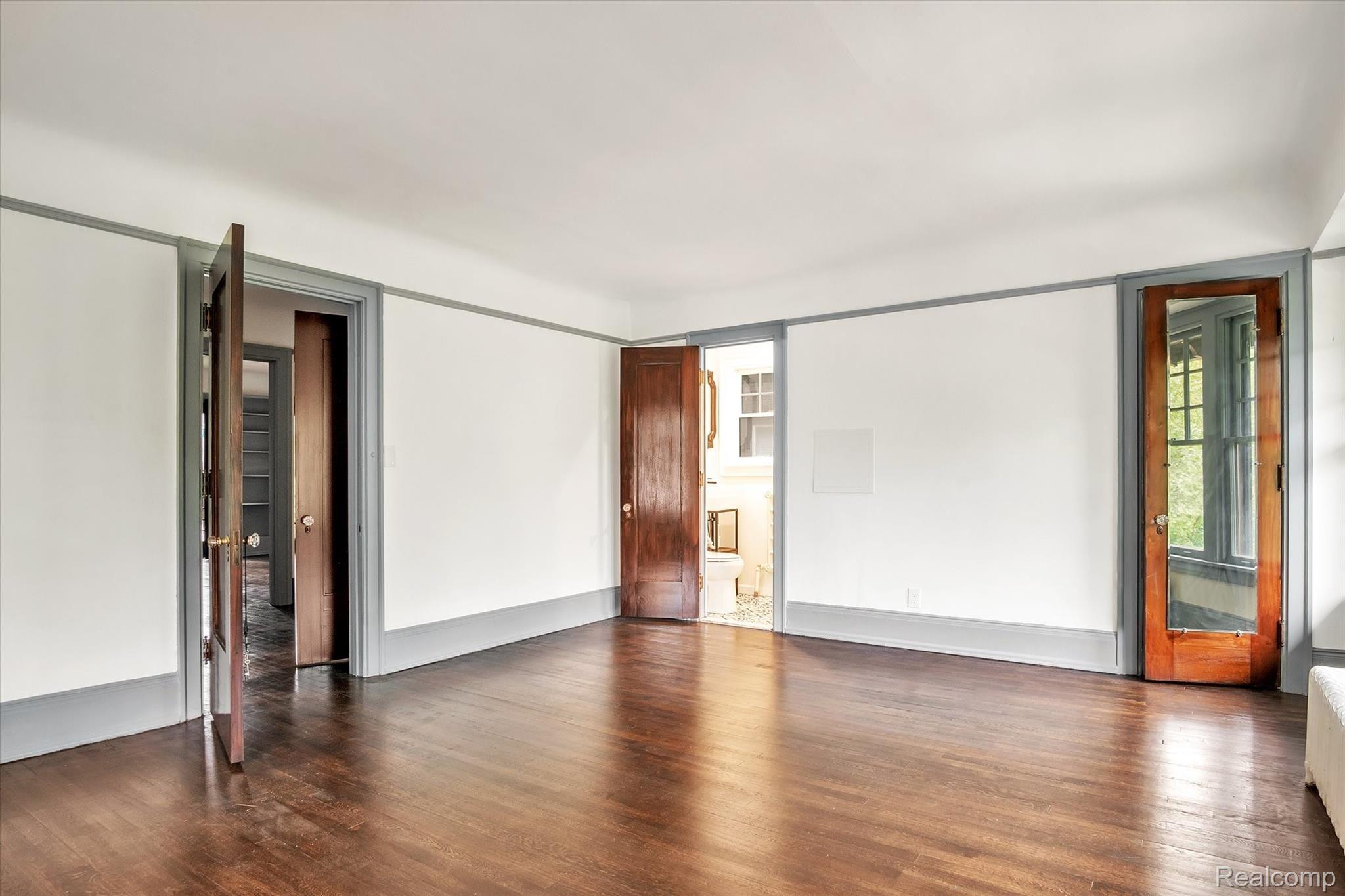 703 Edison Street Detroit, MI 48202 - Photo 38 of 47 34-703-Edison-Windowstill-Real-Estate-Photography-34.jpg