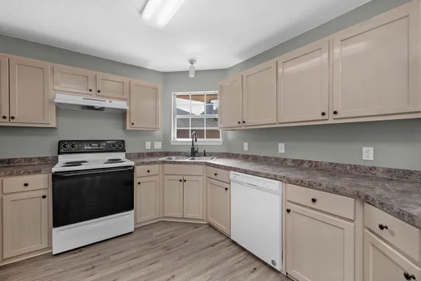 $1,900 | 6707 Cedar Ridge Circle, Milton, FL 32570