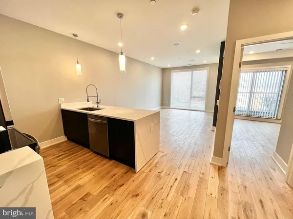 $1,800 | 1000 West Girard Avenue, Unit A1026, Philadelphia, PA 19123