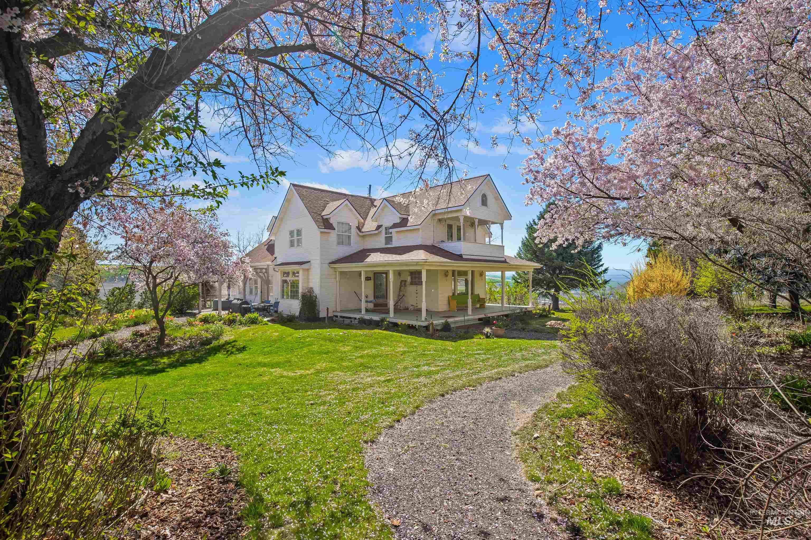 2134 Hemlock Avenue Lewiston, ID 83501 - Photo 1 of 50