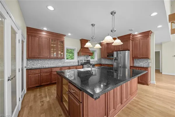 $899,900 | 553 Waterside Drive, Yanceyville, NC 27379