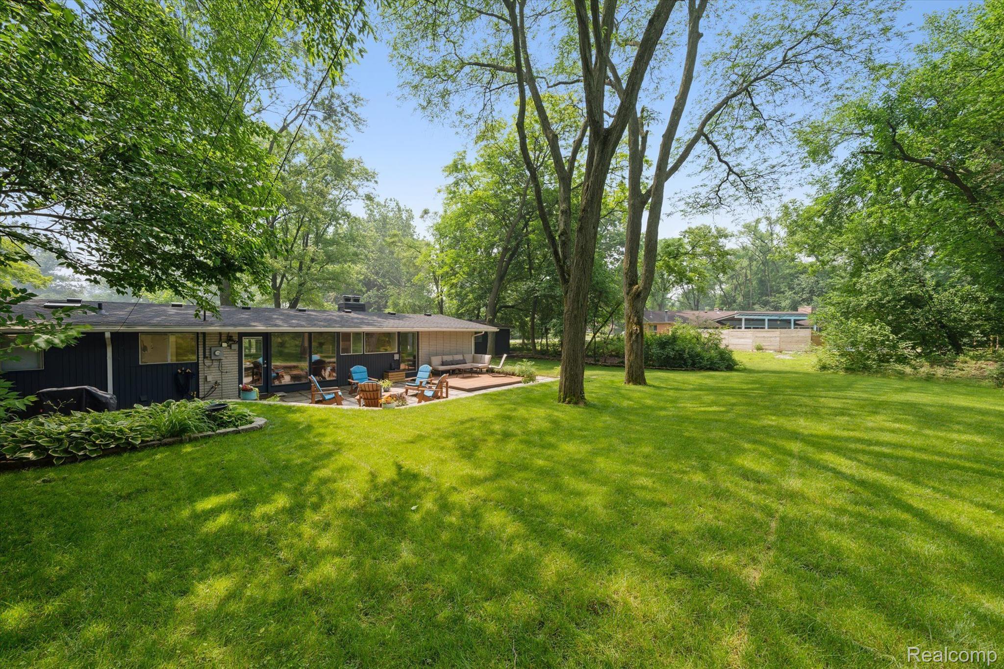 29498 Sugar Spring Road Farmington, MI 48334 - Photo 47 of 48 Gallery Image 47