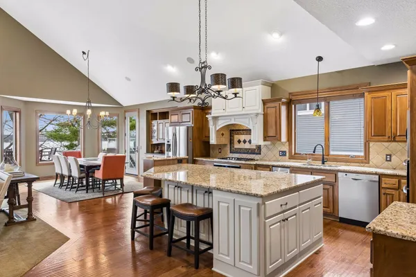 $2,575,000 | 5110 Lexington Avenue North, Shoreview, MN 55126