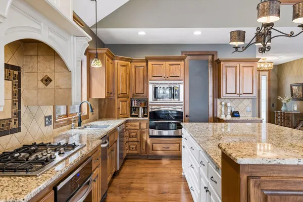 $2,575,000 | 5110 Lexington Avenue North, Shoreview, MN 55126