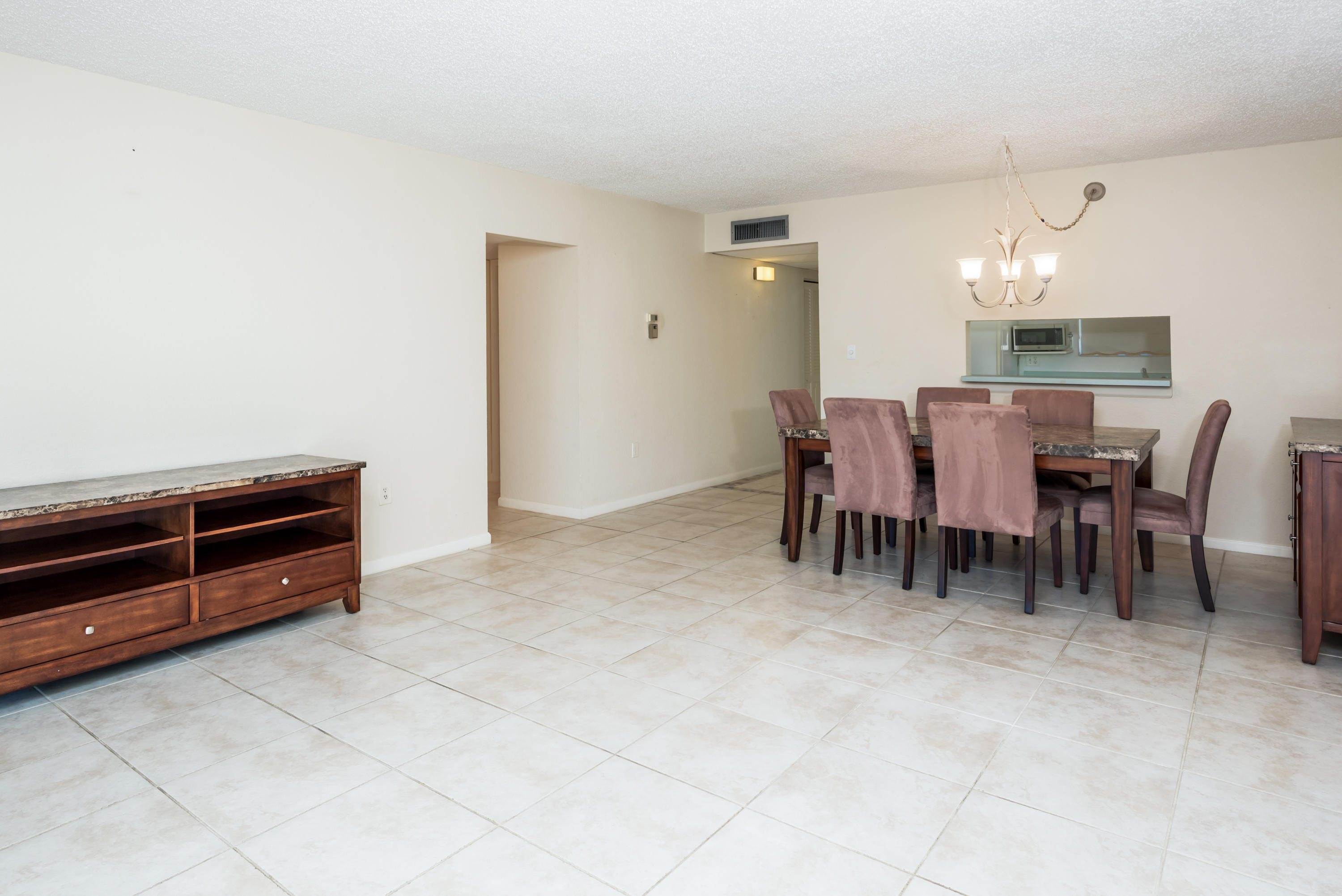806 Southwest 9th St Circle, Unit 103 Boca Raton, FL 33486 - Photo 8 of 25 008_Open Concept