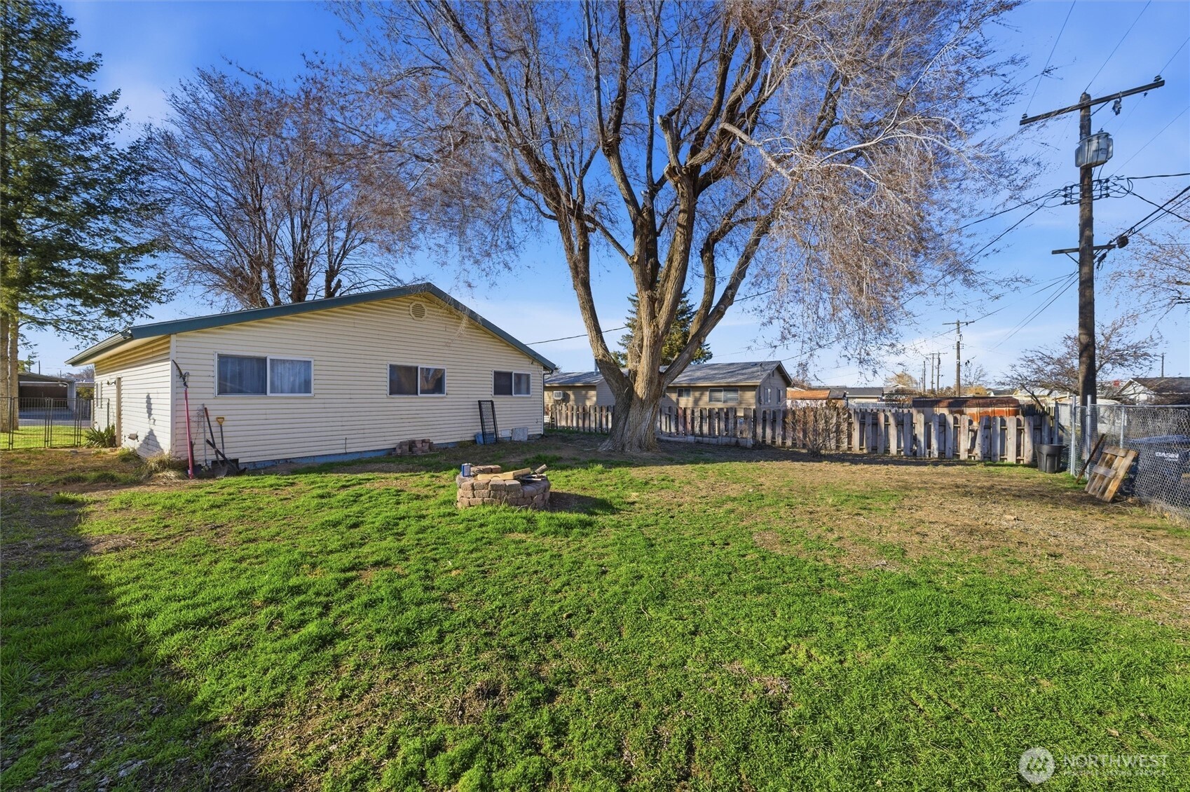 762 South 2nd Avenue Connell, WA 99326 - Photo 19 of 20 a house view with a garden space