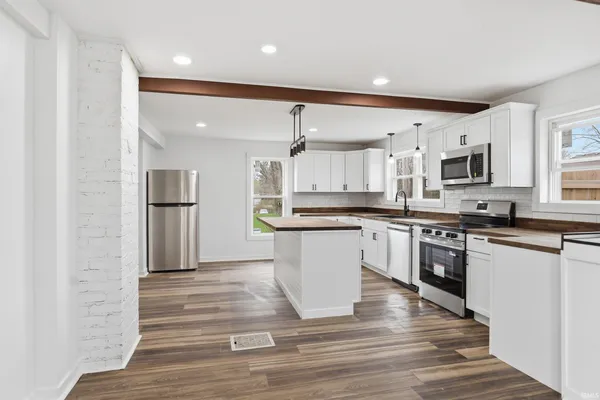 $224,900 | 1603 Summit Street, New Haven, IN 46774