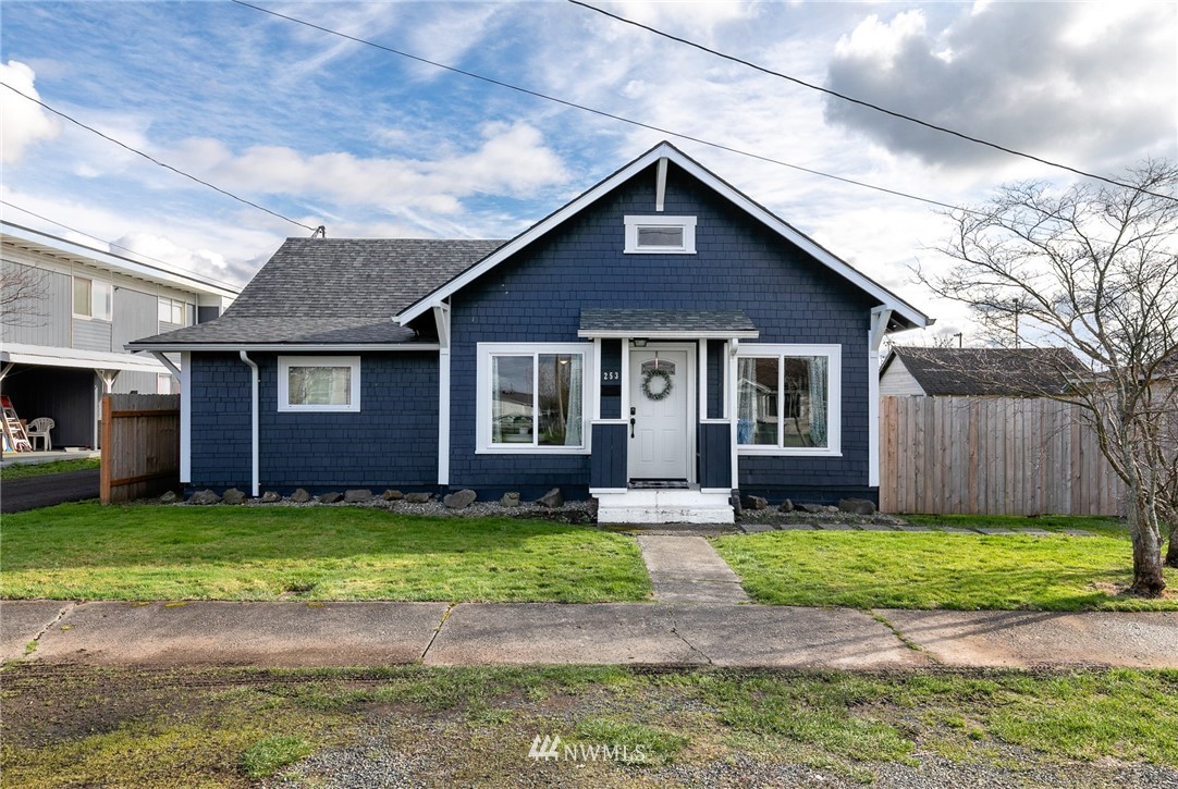 253 Southwest 11th Street Chehalis, WA 98532 - Photo 1 of 29 Gallery Image 1