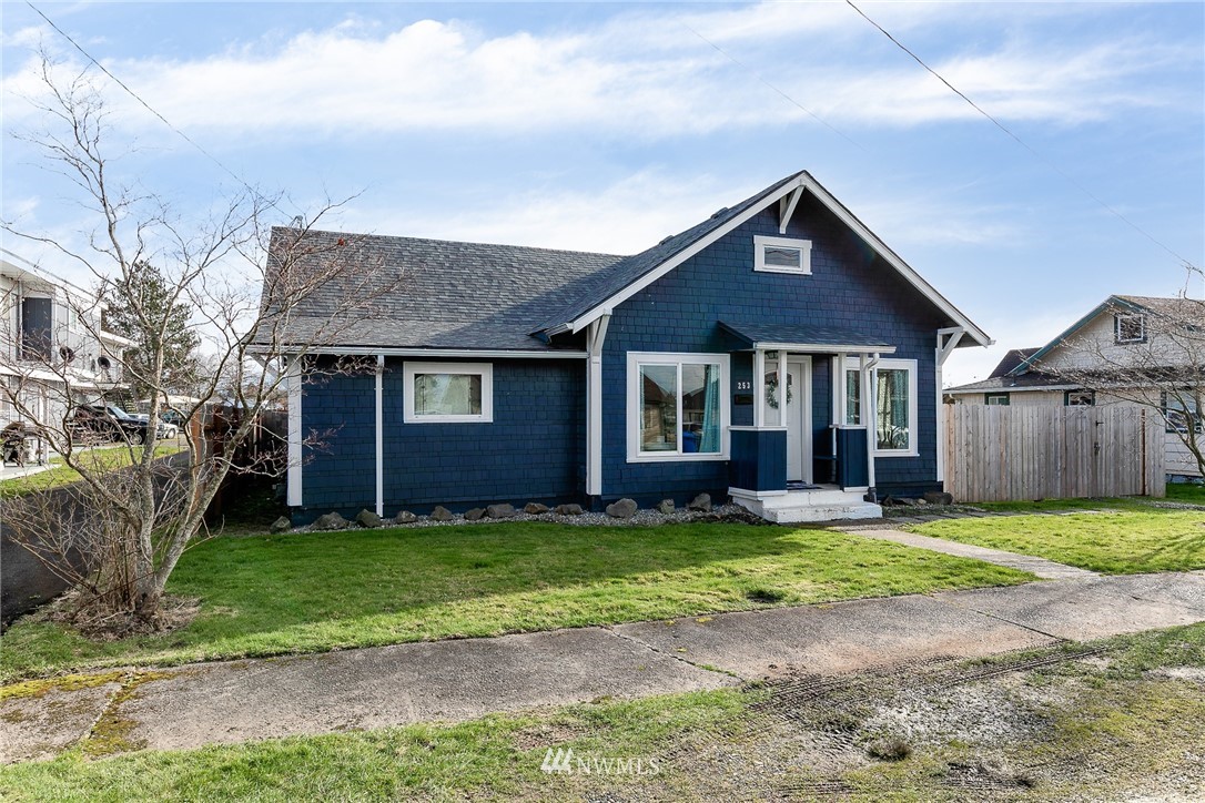 253 Southwest 11th Street Chehalis, WA 98532 - Photo 2 of 29 Gallery Image 2
