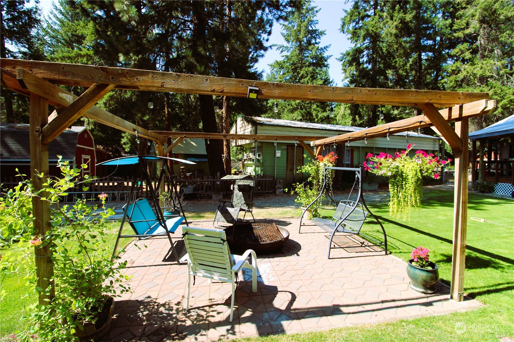 22002 Stirrup Road Leavenworth, WA 98826 - Photo 3 of 19 Gallery Image 3