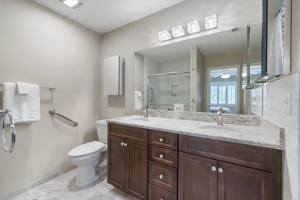 $2,200 | 772 Bird Bay Drive North, Unit 104, Venice, FL 34285