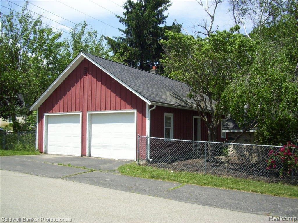 3 North Holcomb Road Clarkston, MI 48346 - Photo 22 of 23 100_7770.JPG