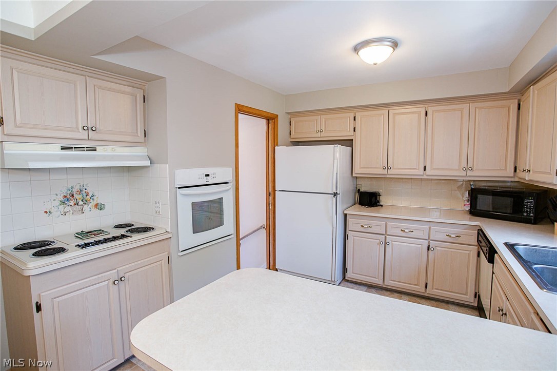 6883 Revere Road Cleveland, OH 44130 - Photo 13 of 31 Gallery Image 13