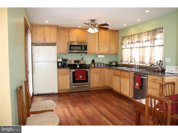 908 Crest Road Lansdale, PA 19446 - Photo 3 of 21 Kitchen