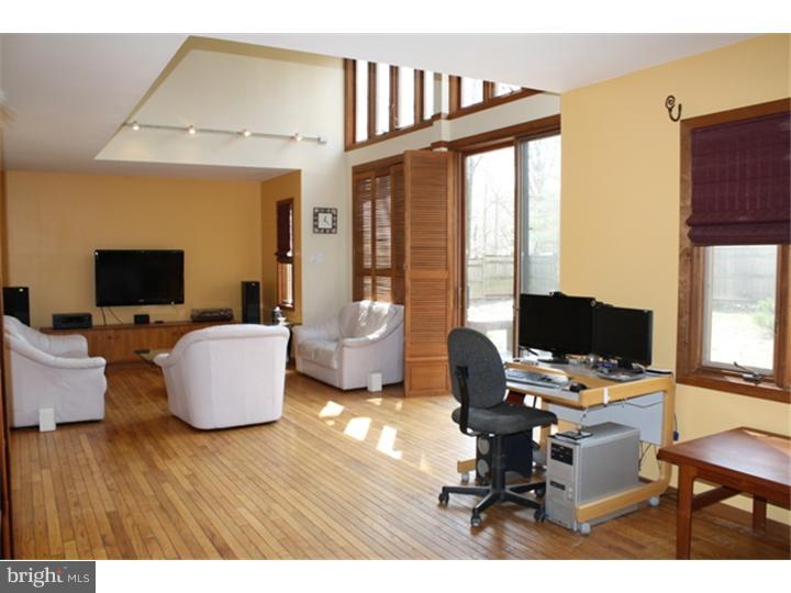 908 Crest Road Lansdale, PA 19446 - Photo 6 of 21 Living Room