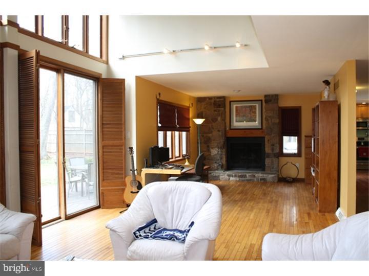 908 Crest Road Lansdale, PA 19446 - Photo 9 of 21 Great Room