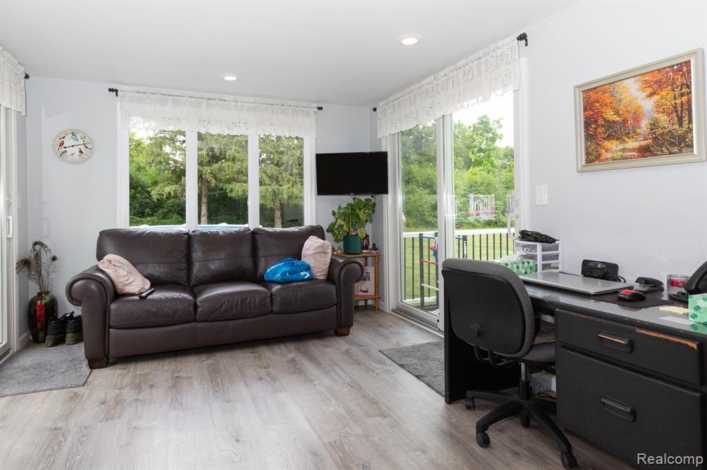 9026 Woodside Road Northville, MI 48167 - Photo 9 of 56