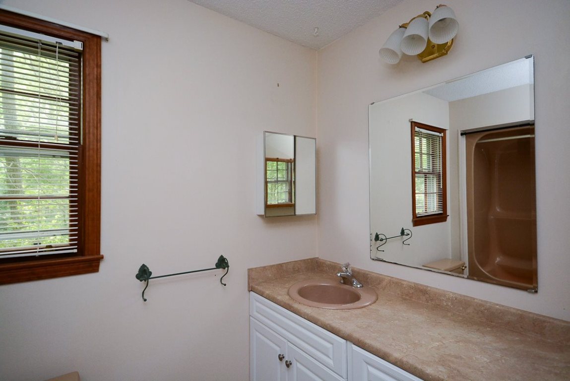 110 University Drive Seneca, SC 29678 - Photo 12 of 24
