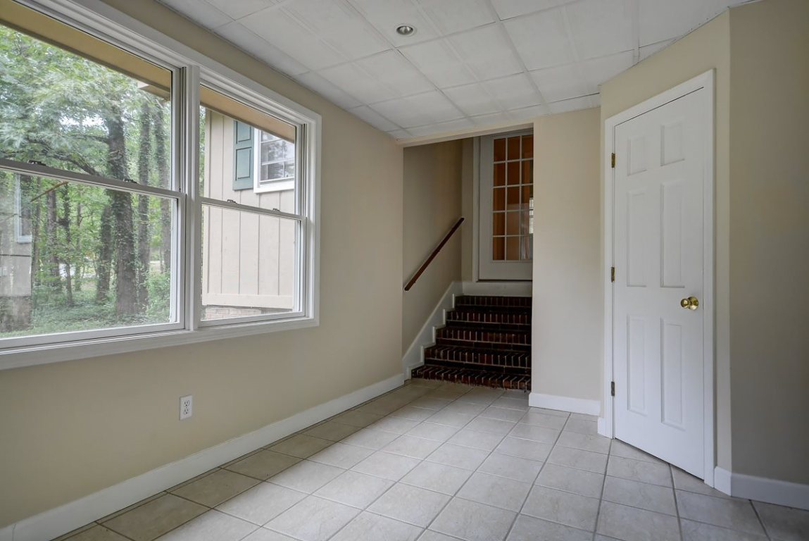 110 University Drive Seneca, SC 29678 - Photo 8 of 24